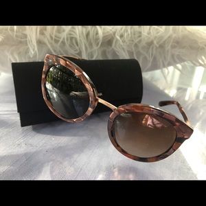 Gorgeous Dolce & Gabbana sunglasses in gently worn condition.